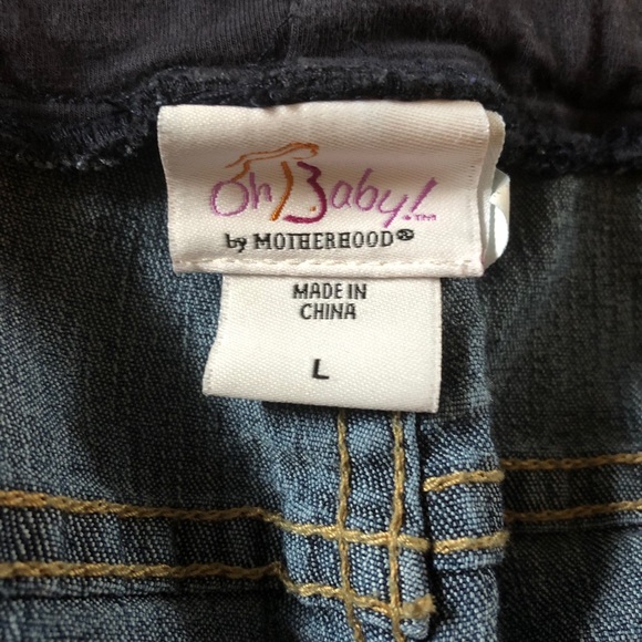 Maternity jean shorts - Picture 3 of 3